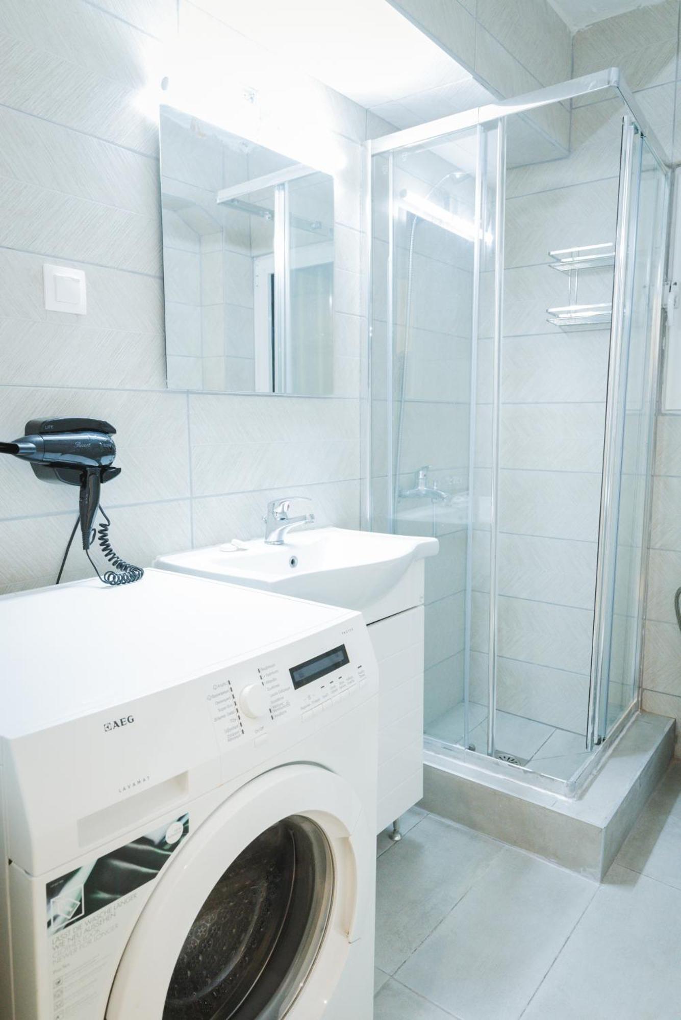 Stylish Apt W Jacuzzi, 5 Min To White Tower Thessaloníki Luaran gambar